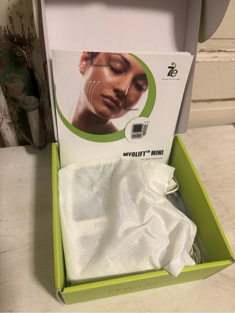 Myolift Mini 7e Wellness Microcurrent Facial Stimulation Device EUC - Picture 12 of 14